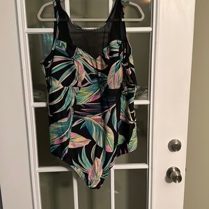 Torrid new with tag swimsuit